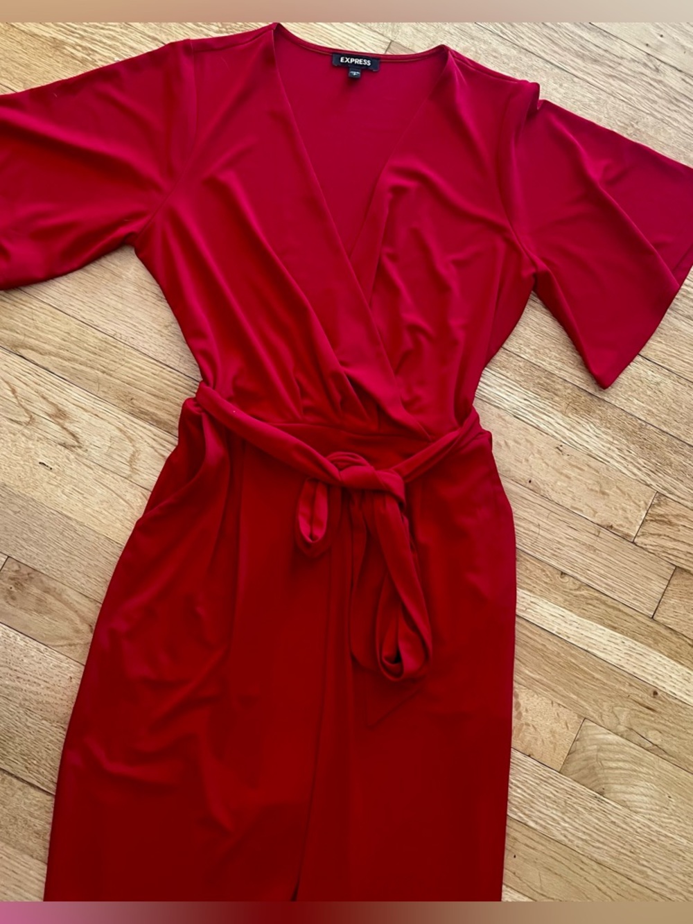 Express red v-neck belted short sleeve jumpsuit! Sz Small